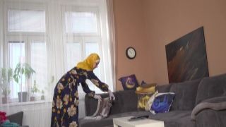 She is too lazy Muslim cleaning woman saxvibeo