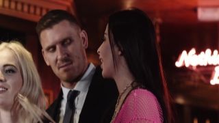 Stripper Danny Carly Rae Enjoys anal sex with the barte 2 baixar vídeo de sexo