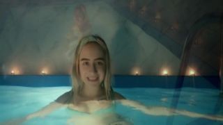  MollyKelt Sex Date With a Beauty in the Pool xx beeg com