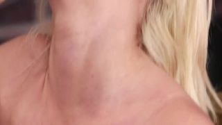 Sexy bombshell gets cum load on her face swallowing all fathersex