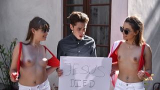 Sisters in Red Bikinis Seduce Nerdy Stepbrother choda chode video